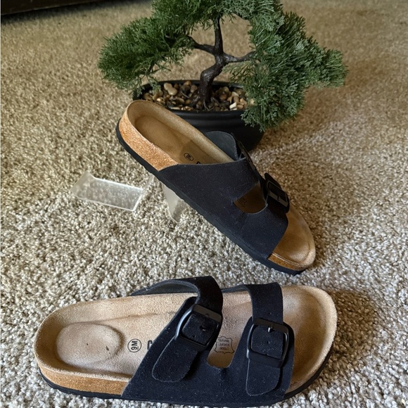 Cushionaire Shoes - Black Women's Sandals